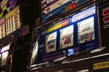 Bonus features and free spins Medusa II bonus feature trigger with free spins display